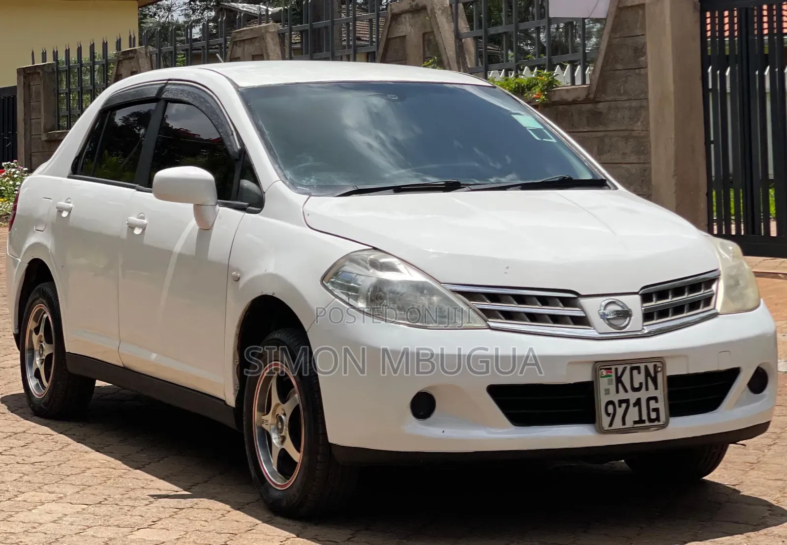 Nissan Tiida 2011 White