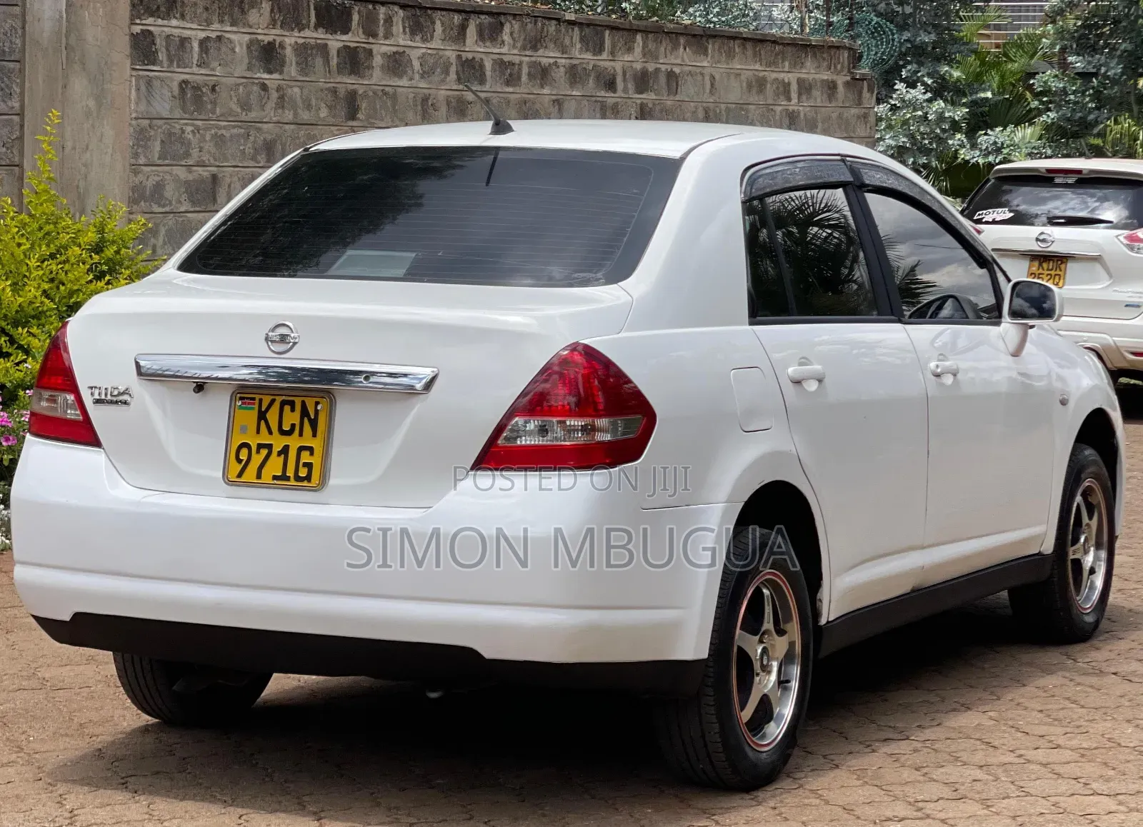 Nissan Tiida 2011 White