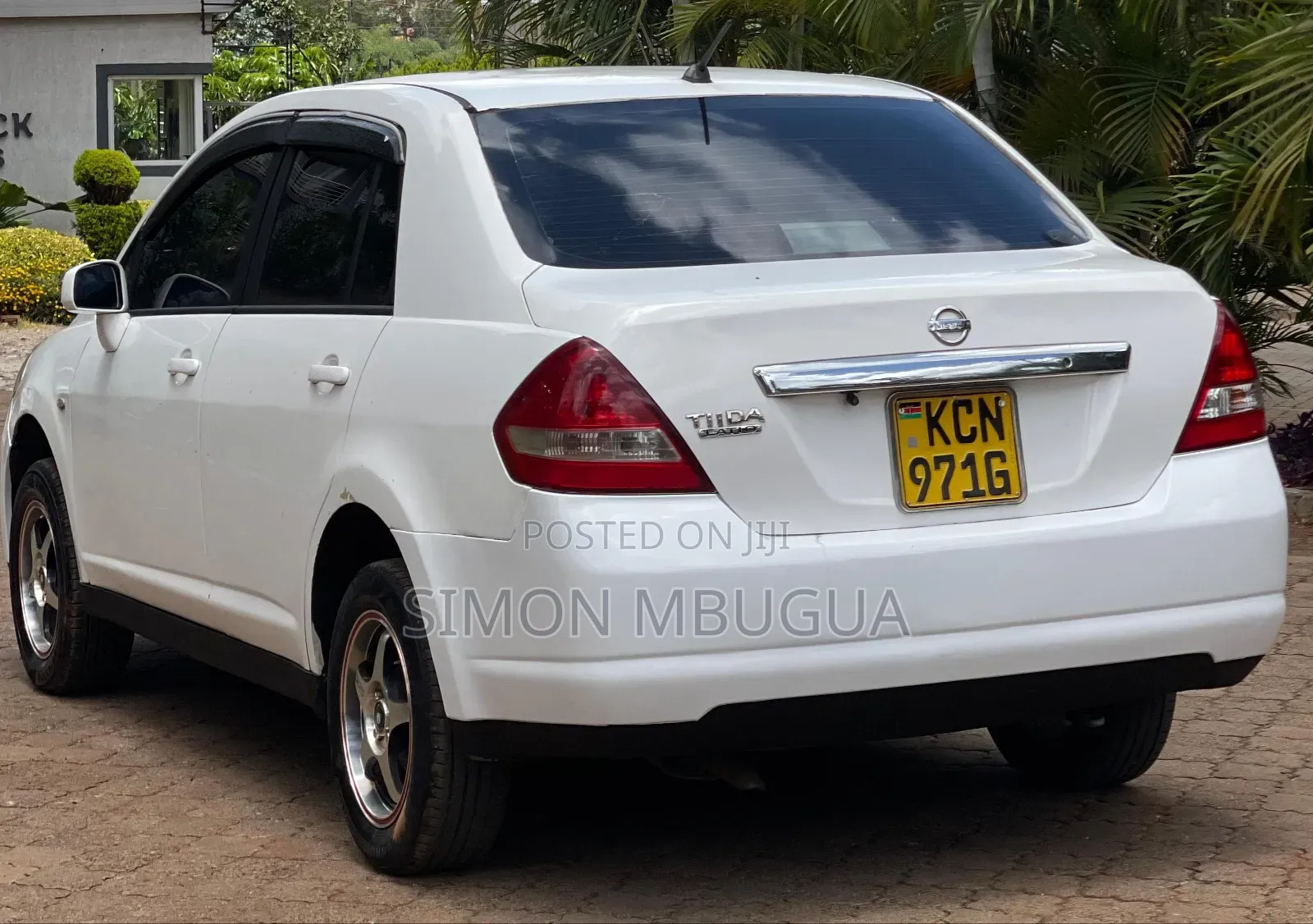 Nissan Tiida 2011 White