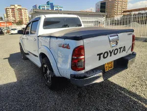 Toyota Hilux 3.0 D-4D 4x4 2012 White