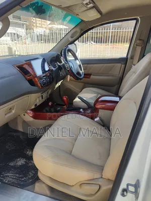 Toyota Hilux 3.0 D-4D 4x4 2012 White