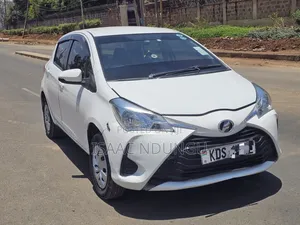 Toyota Vitz 2017 White