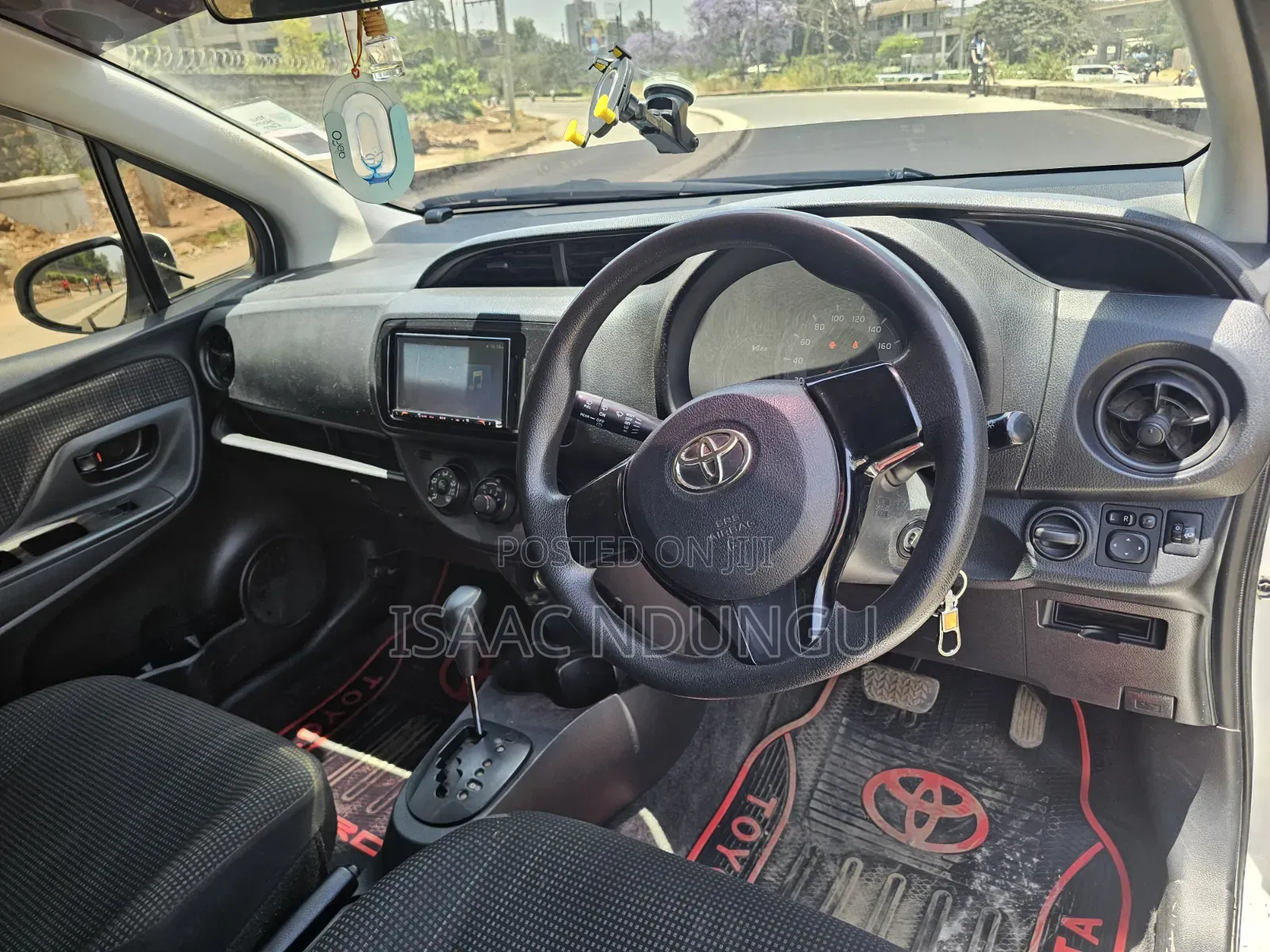 Toyota Vitz 2017 White
