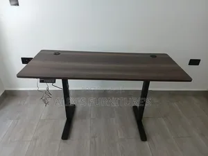 Height Adjustable Desk/Socket Connection Desk