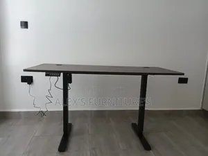Height Adjustable Desk/Socket Connection Desk
