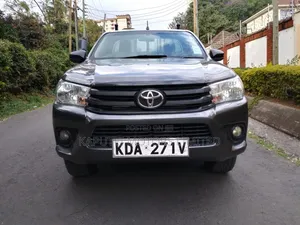 Toyota Hilux 2020 Gray