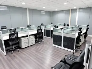 Office Workstations With Glass Partitions
