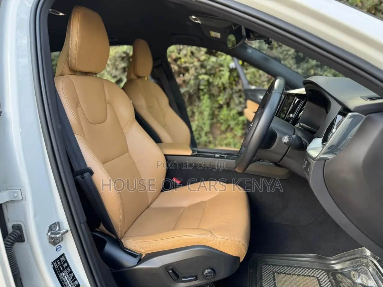 Volvo XC60 2019 Pearl