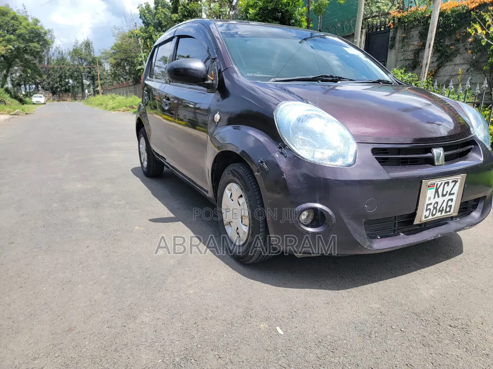 Toyota Passo 2012 Maroon