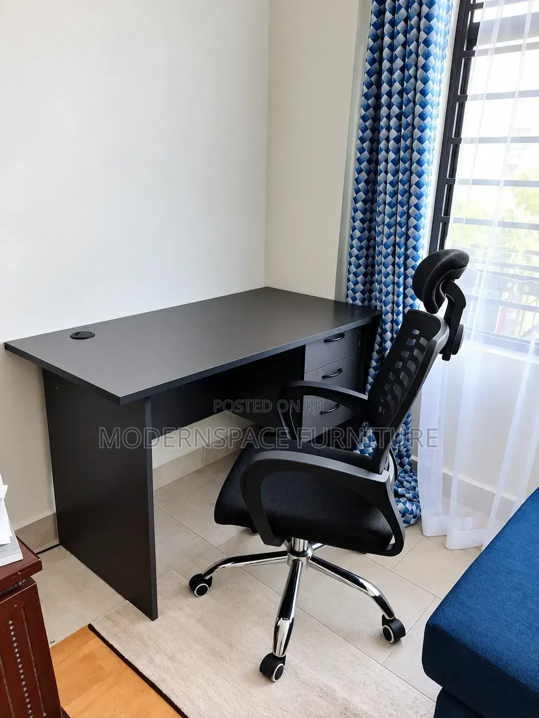 Modern Office Desk and Office Chair Set.