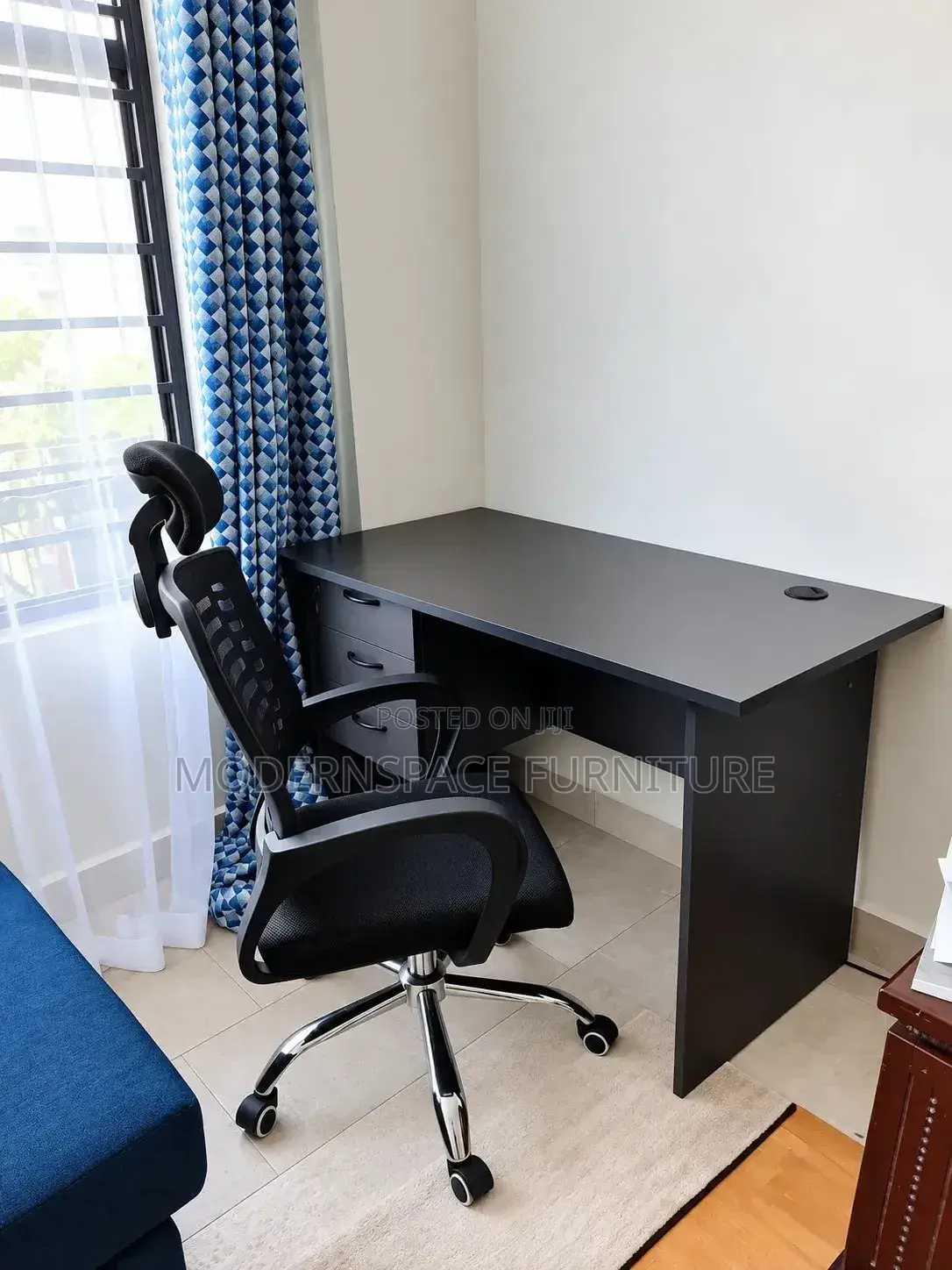 Modern Office Desk and Office Chair Set.