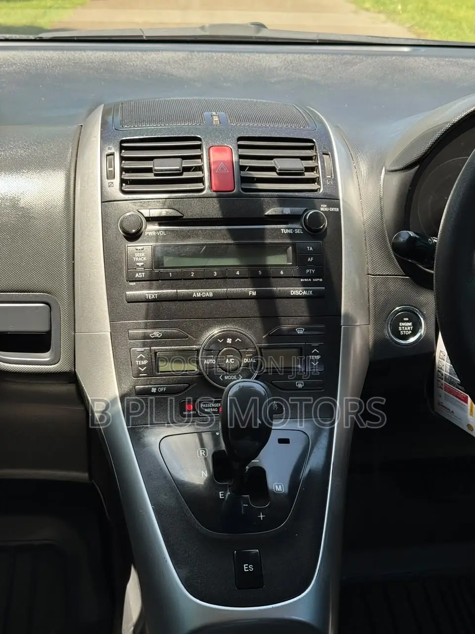 Toyota Auris 2010 Gray