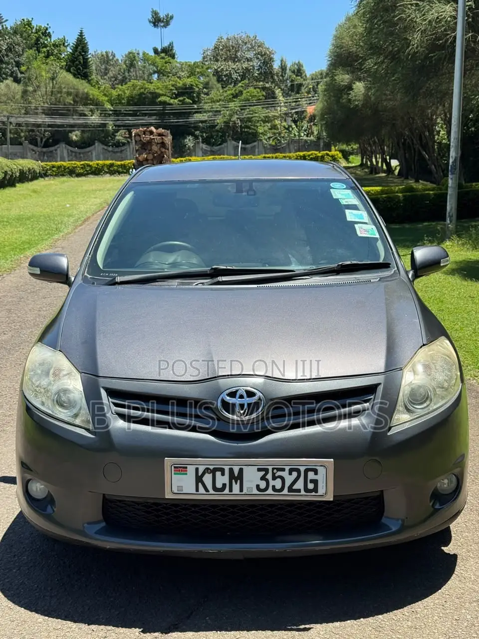Toyota Auris 2010 Gray