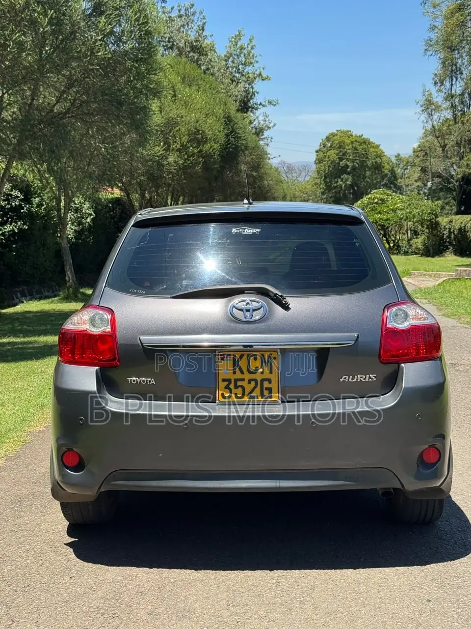 Toyota Auris 2010 Gray