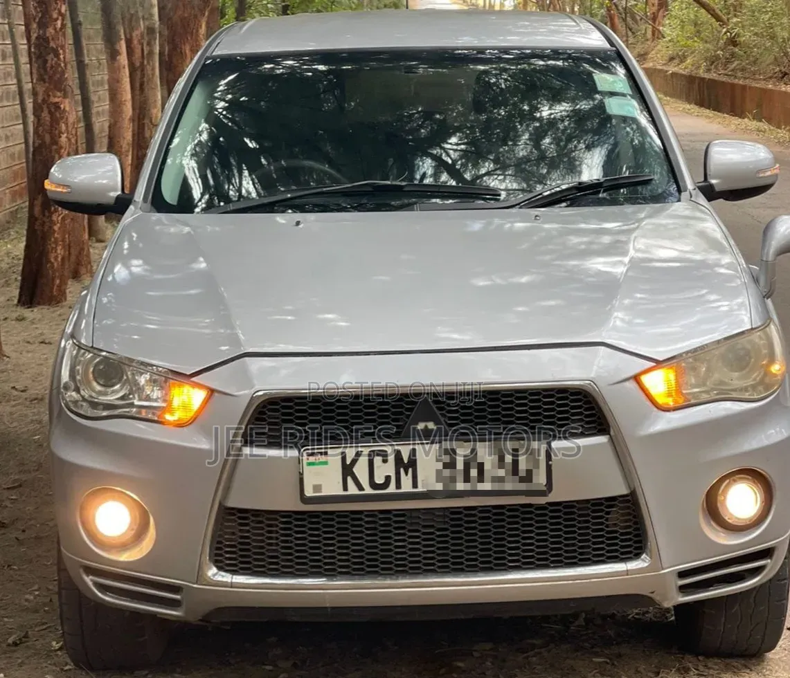 Mitsubishi Outlander 2010 Silver