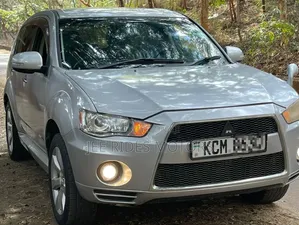 Mitsubishi Outlander 2010 Silver
