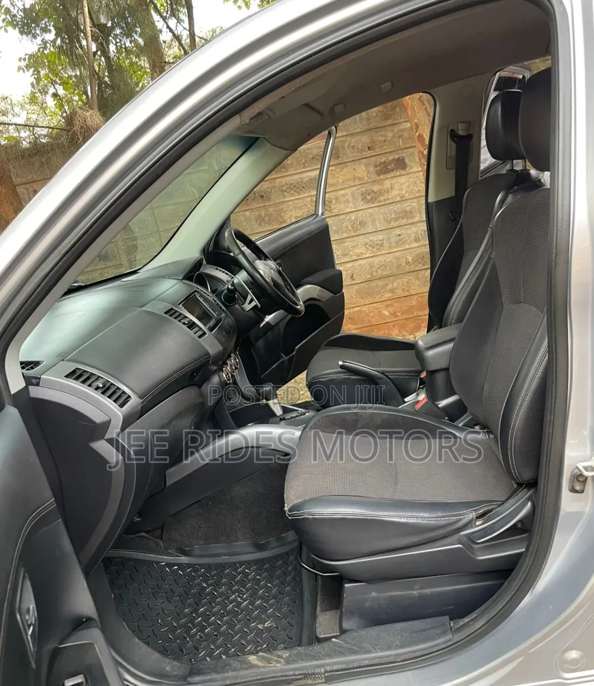 Mitsubishi Outlander 2010 Silver
