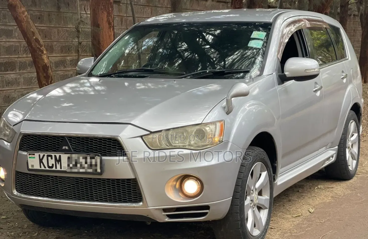 Mitsubishi Outlander 2010 Silver