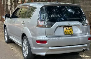 Mitsubishi Outlander 2010 Silver
