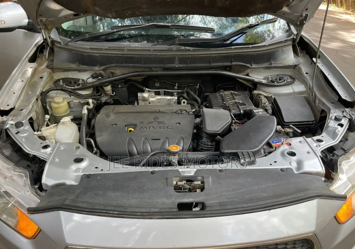 Mitsubishi Outlander 2010 Silver