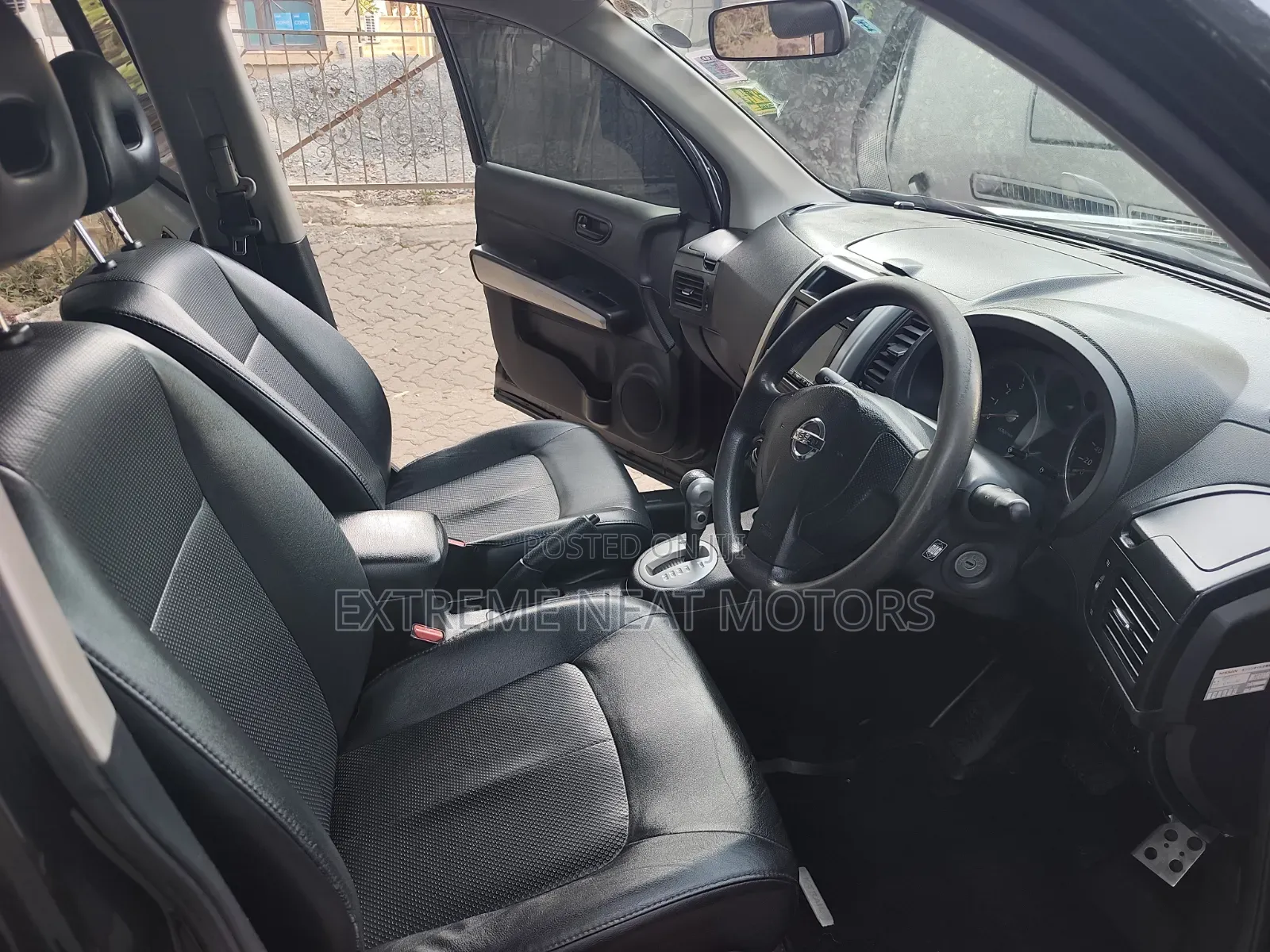 Nissan X-Trail 2.0 Petrol XE 2010 Black