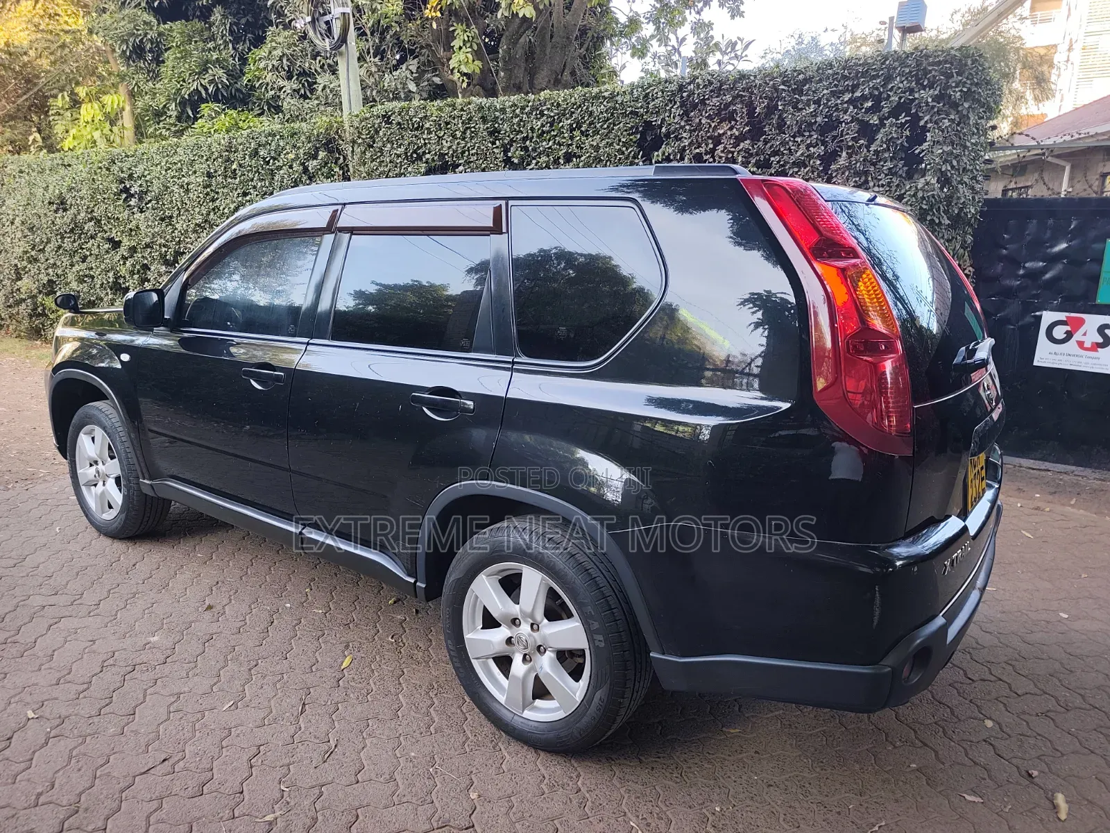 Nissan X-Trail 2.0 Petrol XE 2010 Black