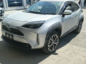 Toyota Yaris Cross 1.5 Hybrid AWD 2021 Silver