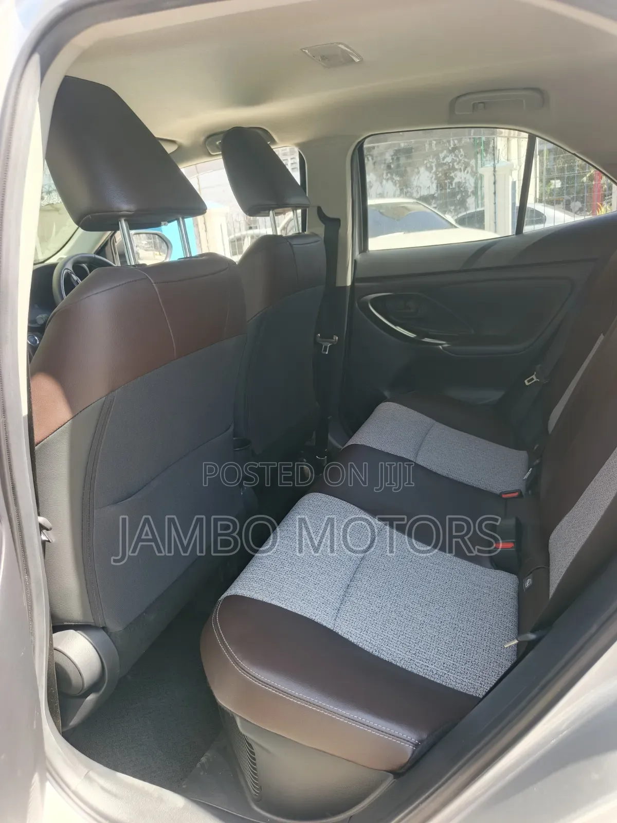 Toyota Yaris Cross 1.5 Hybrid AWD 2021 Silver