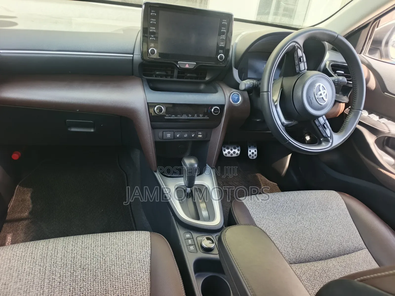 Toyota Yaris Cross 1.5 Hybrid AWD 2021 Silver