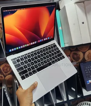 Laptop Apple MacBook Pro 2017 8GB Intel Core i5 SSD 256GB