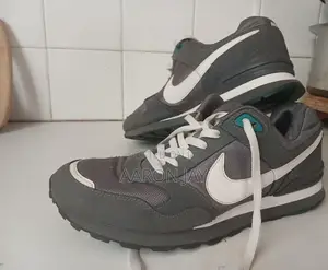 Brand NEW NIKE SNEAKERS – Original Stylish
