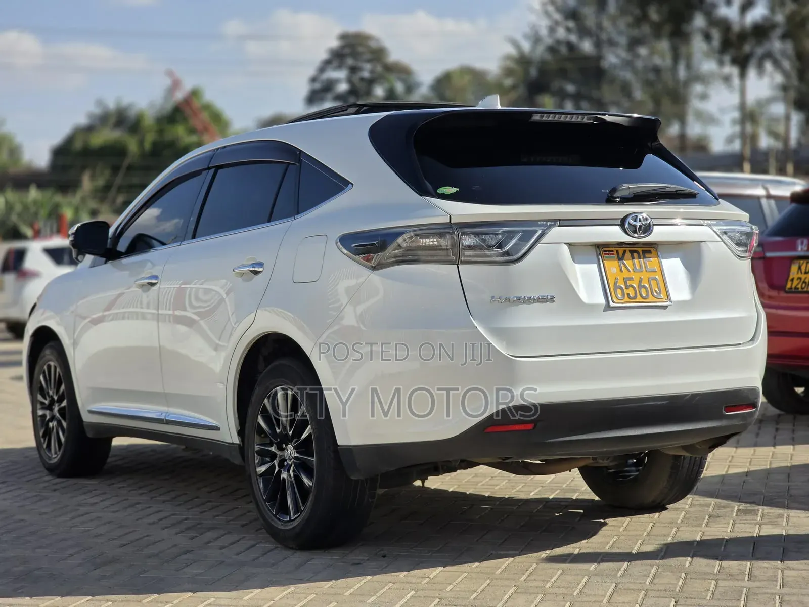 Toyota Harrier 2.0 2015 White