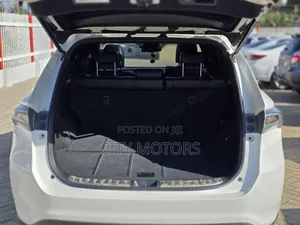 Toyota Harrier 2.0 2015 White