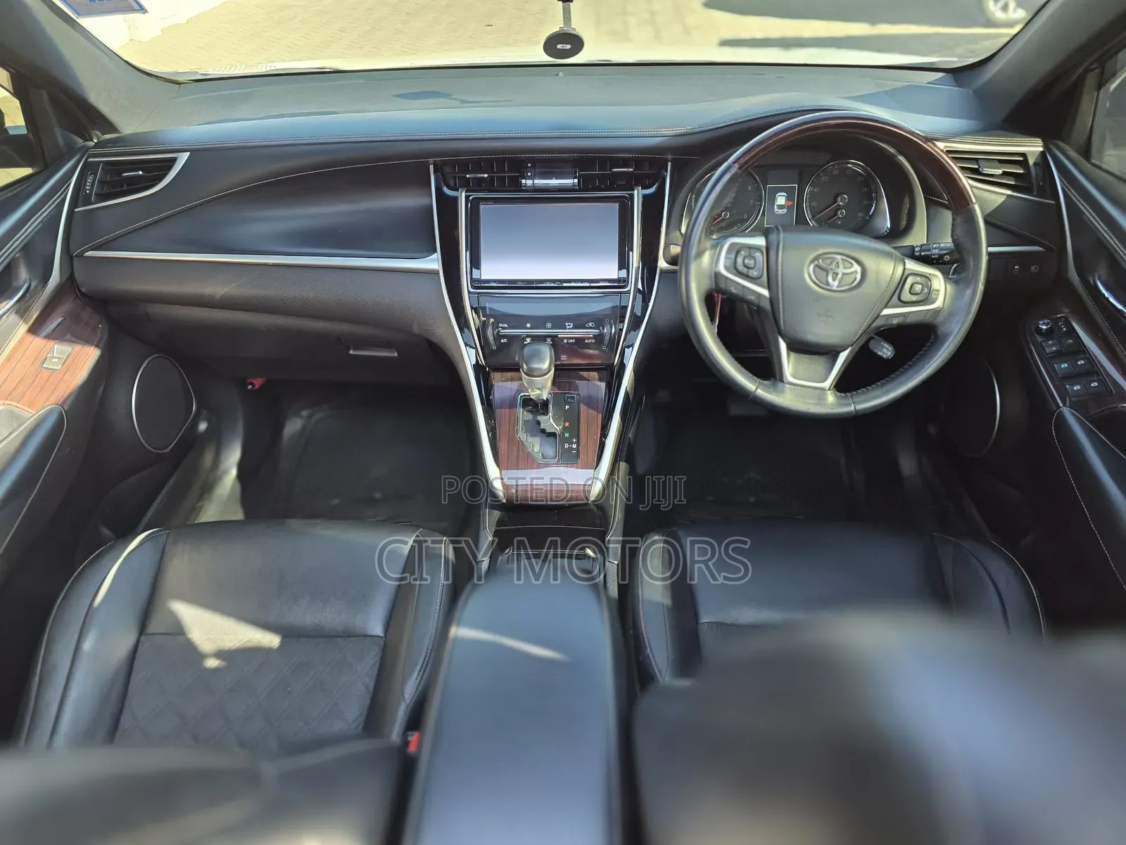 Toyota Harrier 2.0 2015 White