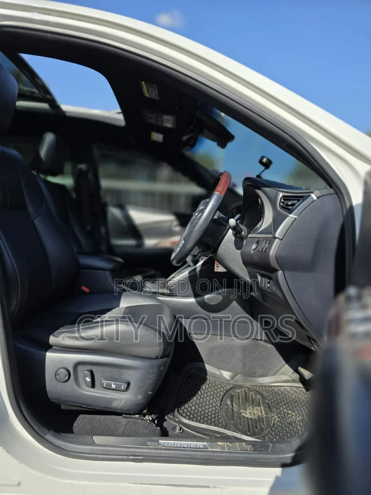 Toyota Harrier 2.0 2015 White