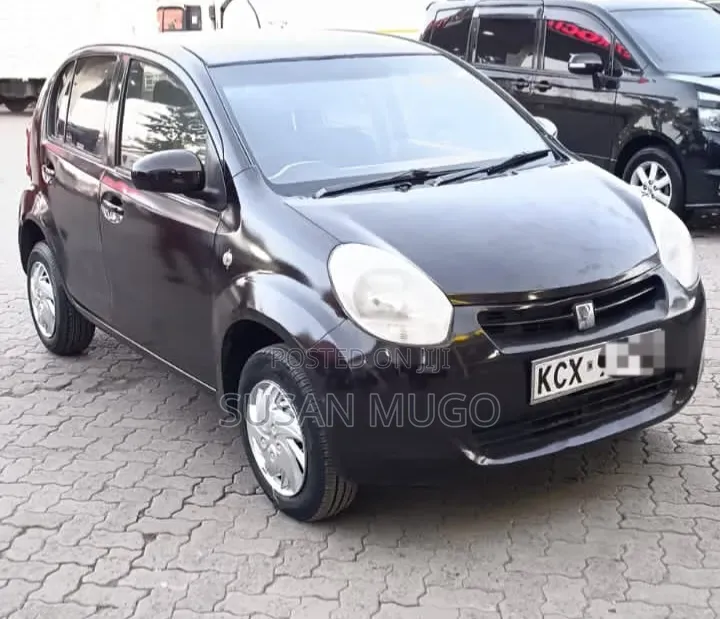 Toyota Passo 2012 Black