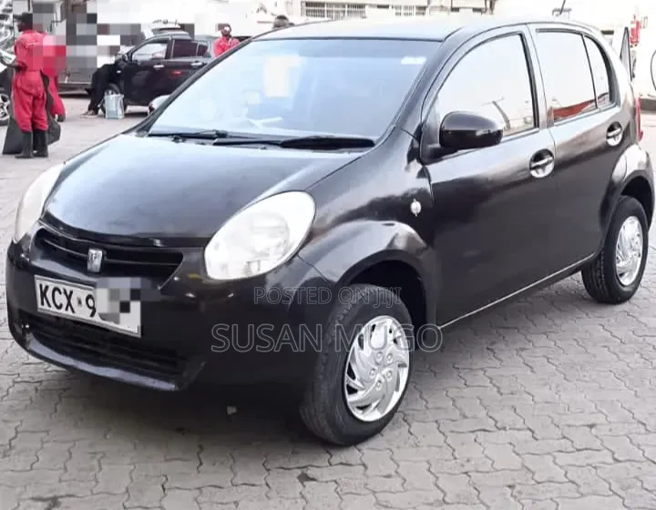 Toyota Passo 2012 Black