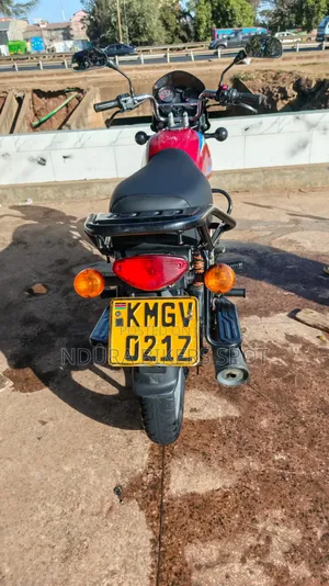 Bajaj Boxer 125 2026 Red