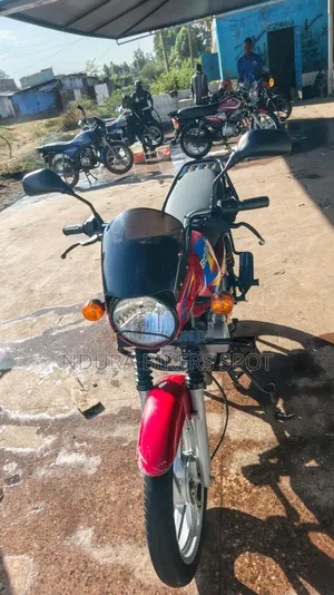 Bajaj Boxer 125 2026 Red