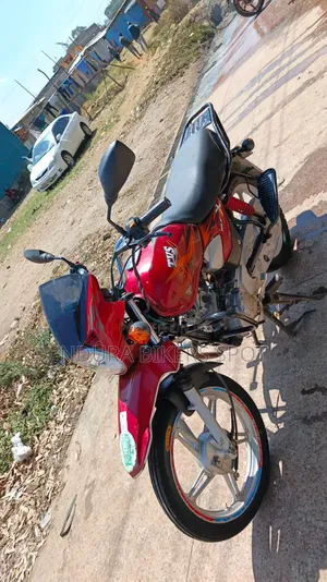 TVS HLX Plus ES 2024 Red