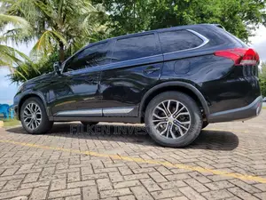 Mitsubishi Outlander 2016 Black
