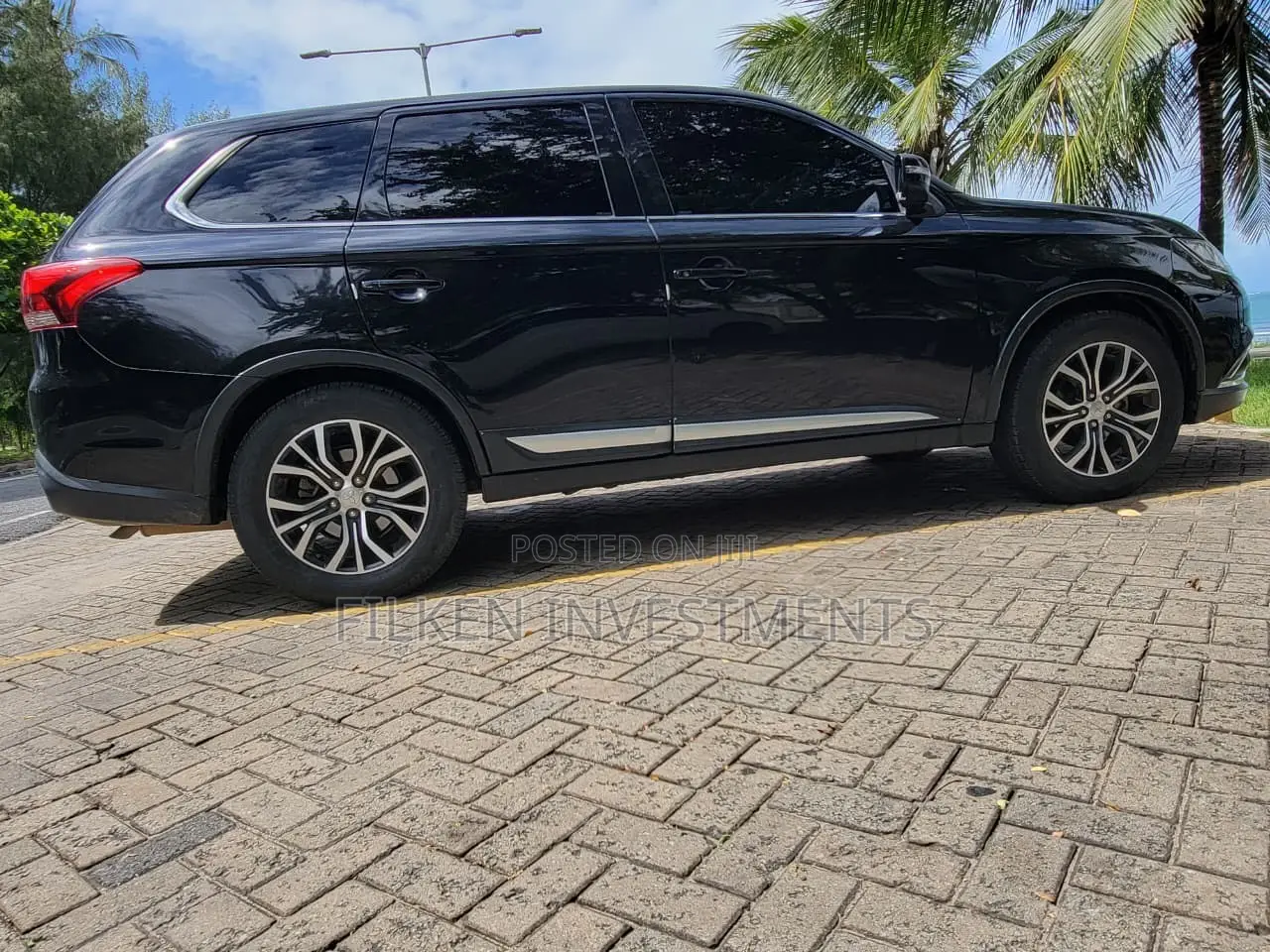 Mitsubishi Outlander 2016 Black