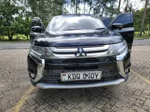 Mitsubishi Outlander 2016 Black