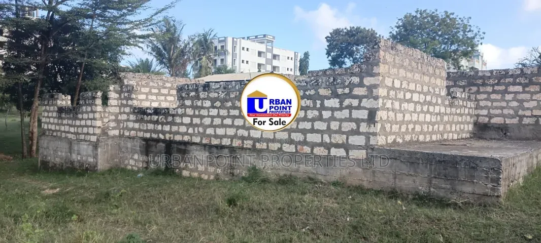1/8acre With Uncompleted 3bdm House in Mwembeni Bamburi