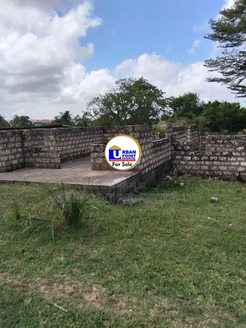 1/8acre With Uncompleted 3bdm House in Mwembeni Bamburi