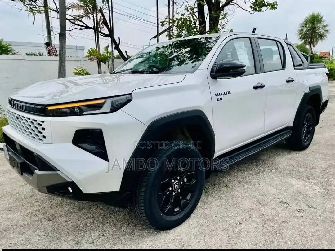 Toyota Hilux Active (Diesel) 2026 White