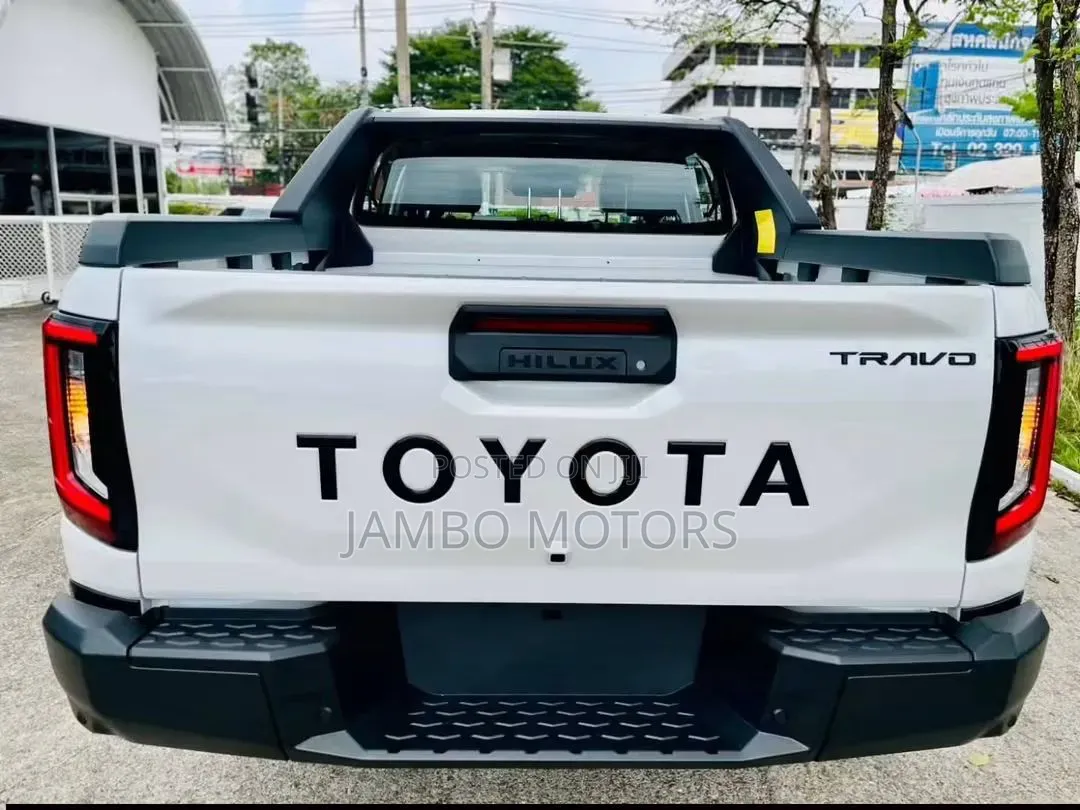 Toyota Hilux Active (Diesel) 2026 White