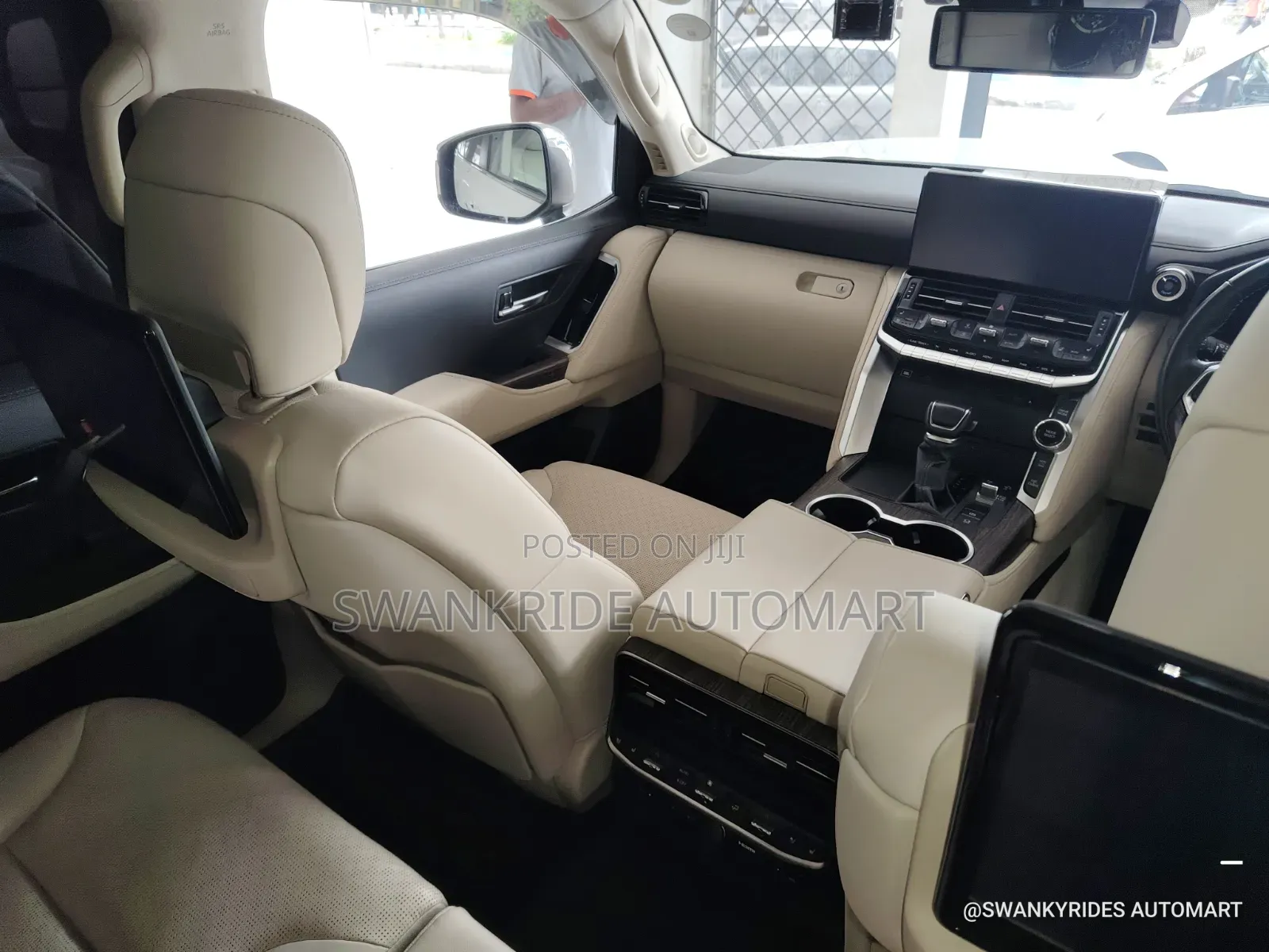 Toyota Land Cruiser LC300 2022 White