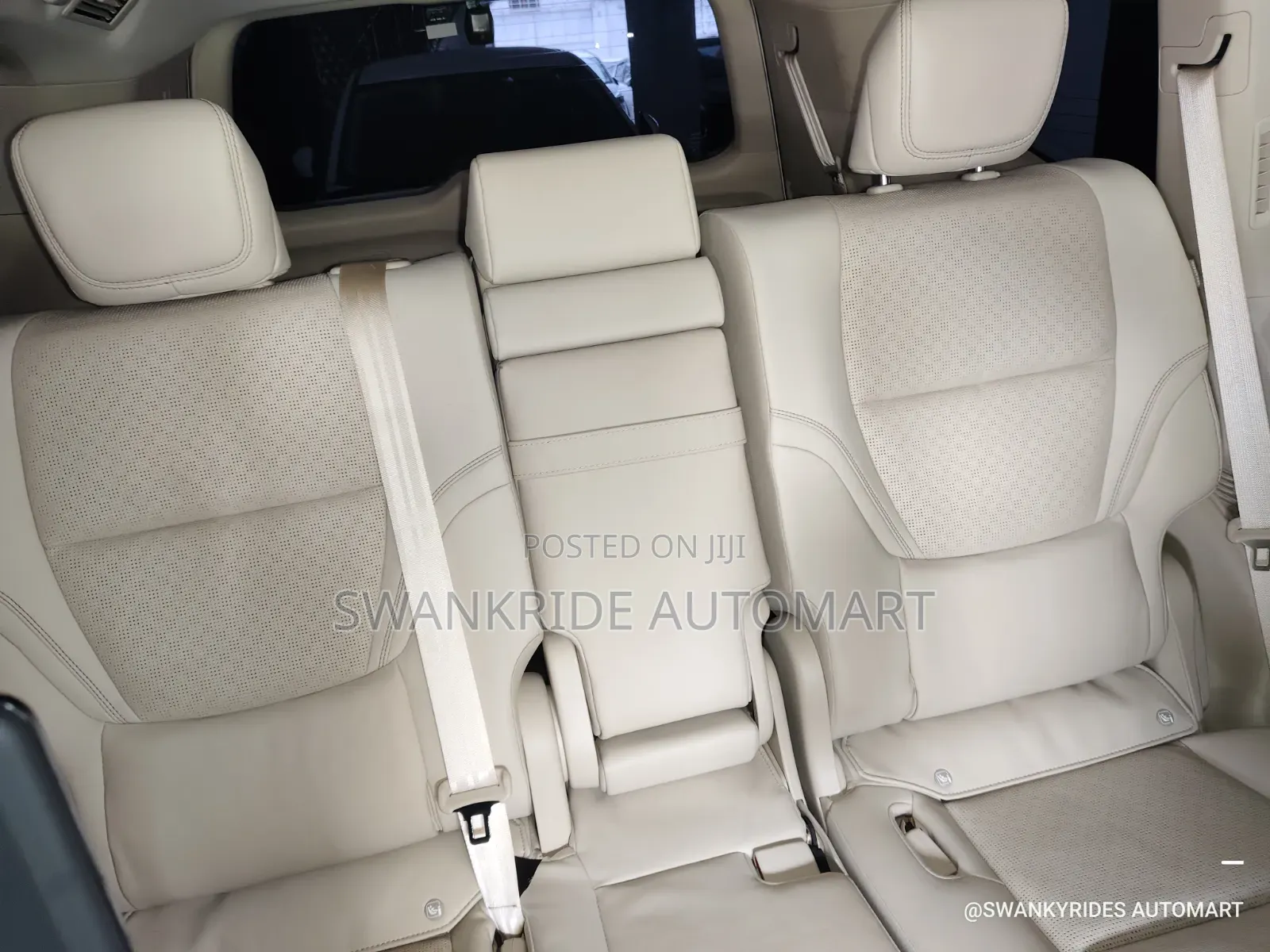 Toyota Land Cruiser LC300 2022 White