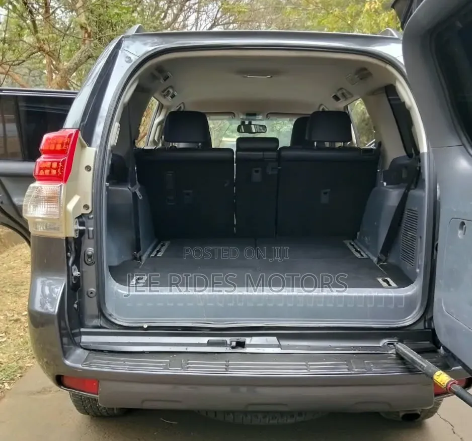Toyota Land Cruiser Prado 2012
